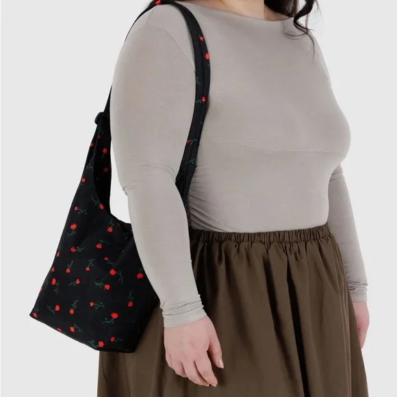 Baggu Small Nylon Sling Painted Wildflowers - Picture 2 of 4